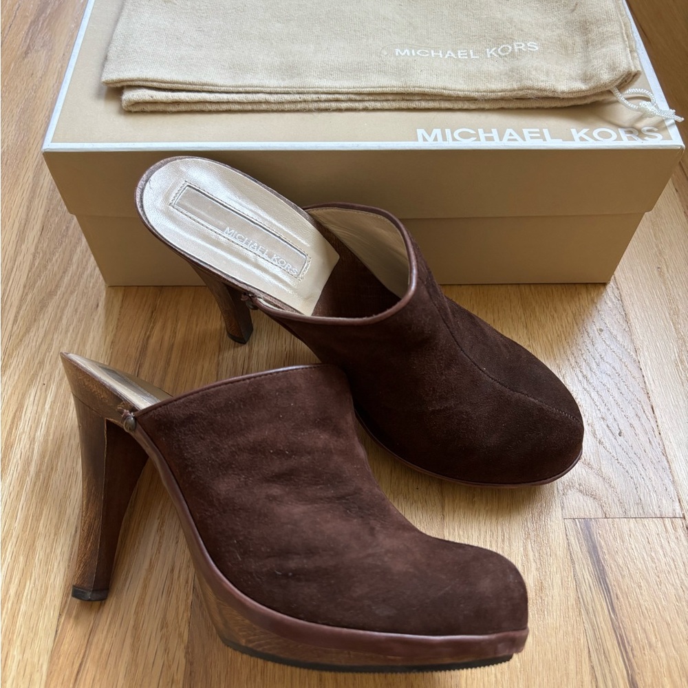 Elegant Brown Suede Mules - Picture 2 of 6